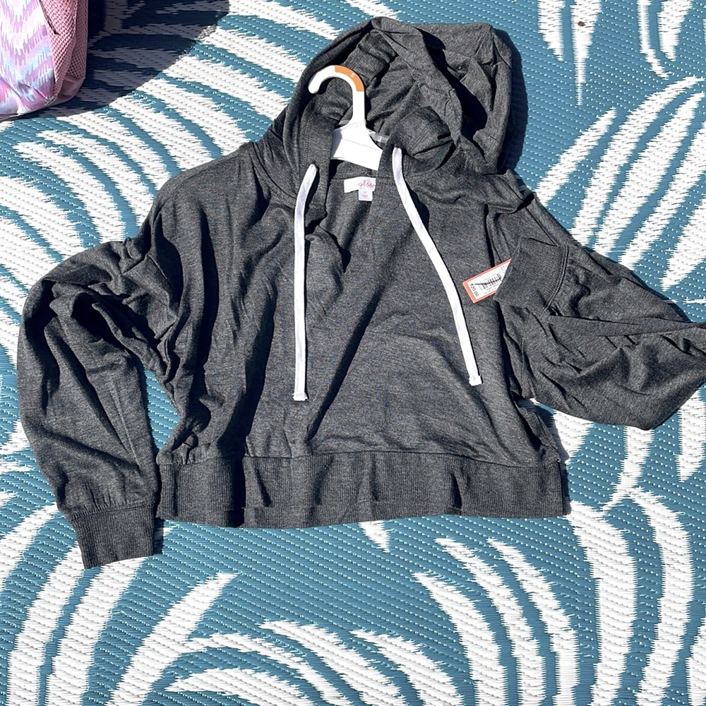 ⭐️ 5/$40. Colise gray color long sleeve